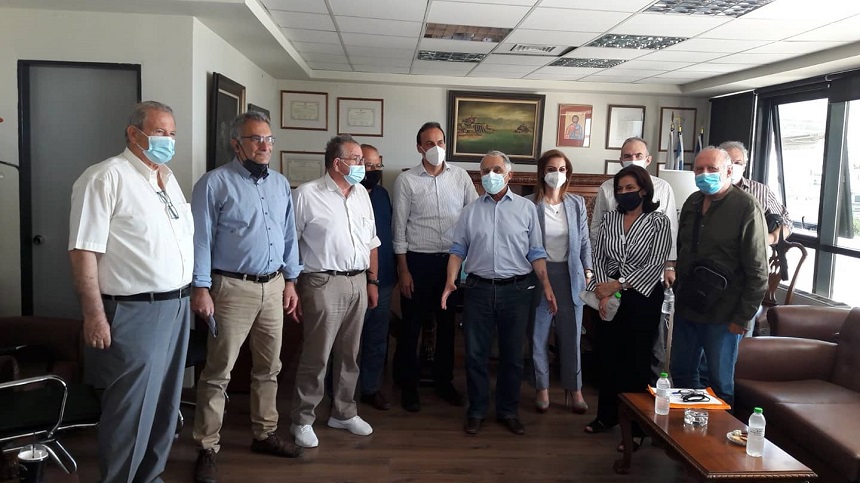 Συνάντηση βουλευτών του ΣΥΡΙΖΑ-ΠΣ με τον δήμαρχο Γλυφάδας κ. Παπανικολάου για το ζήτημα της κατάργησης των καθημερινών εφημερίων ορθοπεδικής στο ΓΝ «Ασκληπιείο» Βούλας