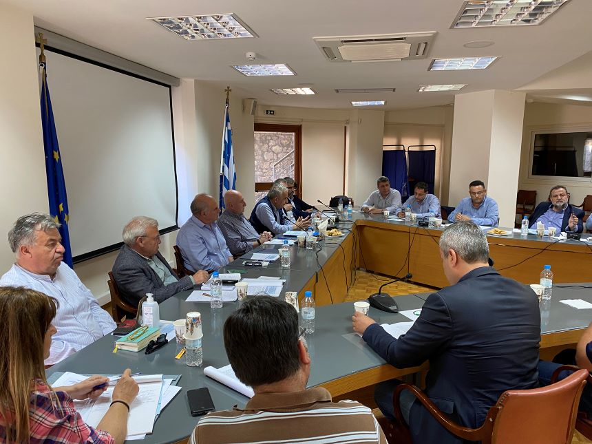 Σύσκεψη στο Επιμελητήριο Ηρακλείου - Στο πλευρό της μικρομεσαίας επιχειρηματικότητας και των επαγγελματιών οι Βουλευτές ΣΥΡΙΖΑ Προοδευτική Συμμαχία Ηρακλείου και Λασιθίου