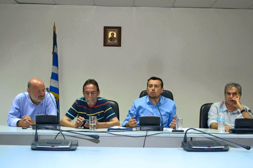 Από την εκδήλωση του ΣΥΡΙΖΑ στην Ελευσίνα με ομιλητές τους Νίκο Παππά, Υπουργό Επικρατείας και Κώστα Νικολακάκο, διευθυντή της εφημερίδας «Αυγή»