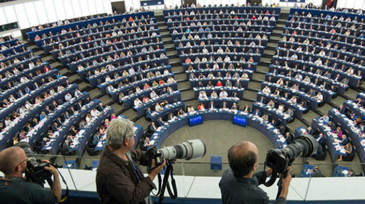 Απάντηση του Δημήτρη Αβραμόπουλου σε ερώτηση 13 Ευρωβουλευτών σχετικά με την υπό σύσταση Ευρωπαϊκή Συνοριοφυλακή και Ακτοφυλακή