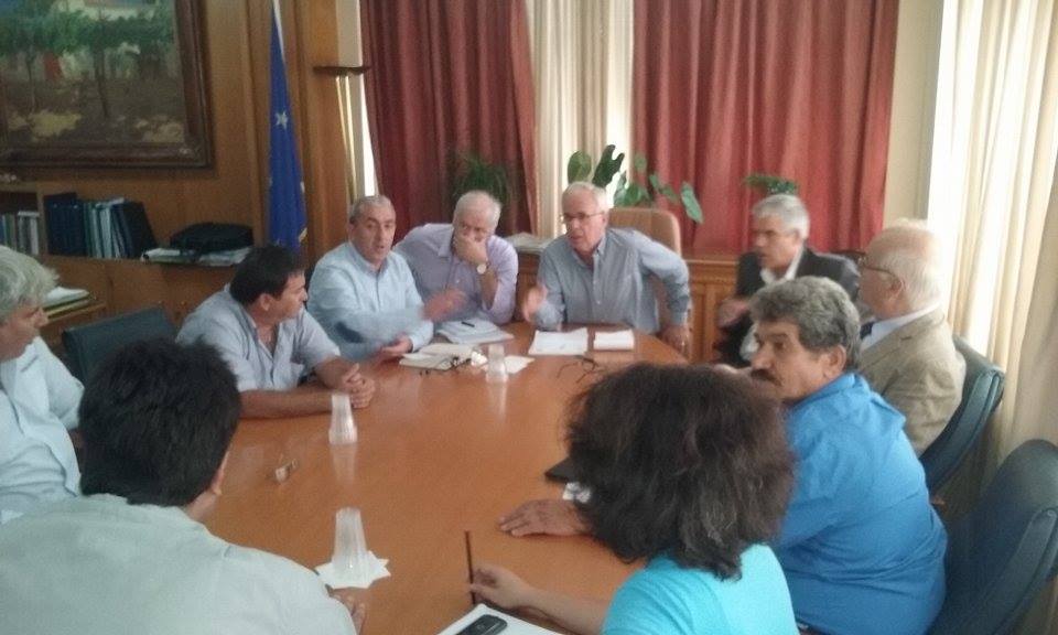 Συνάντηση Βαρδάκη Σωκράτη με τον Υπουργό Αγροτικής Ανάπτυξης κ. Αποστόλου και τους εκπροσώπους των παραγωγών αποσταγματοποιών