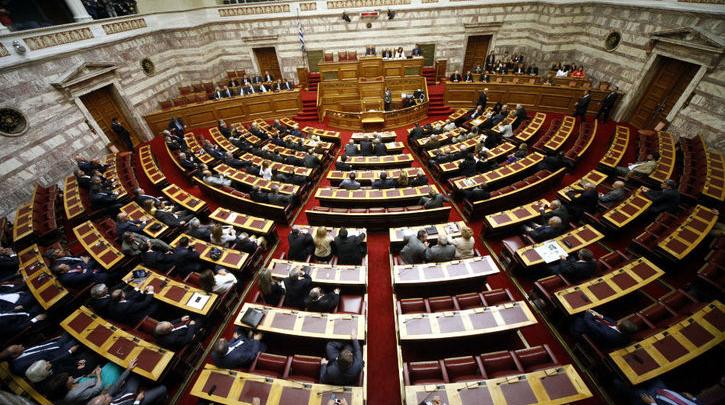Ερώτηση βουλευτών του ΣΥΡΙΖΑ για τις απολύσεις από την αλυσίδα καταστημάτων Public 