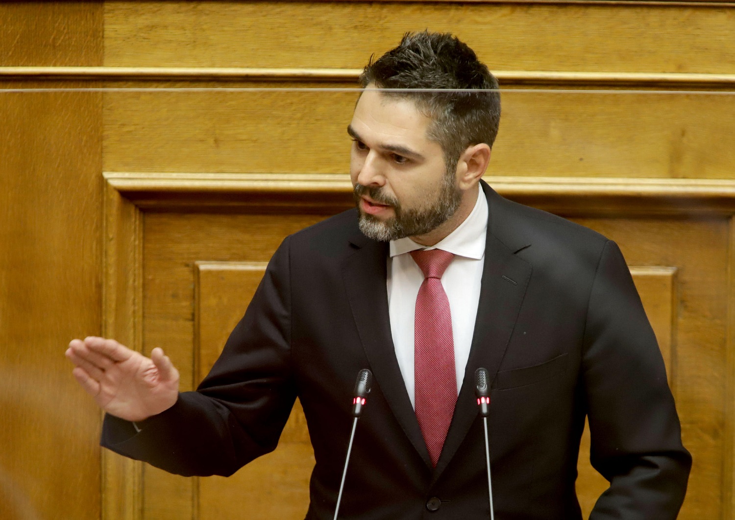 Γ. Σαρακιώτης στη Βουλή για ΛΑΡΚΟ: Η καλύτερη Ελλάδα που υποσχόσασταν είναι αυτή των χιλιάδων εργαζομένων χωρίς δουλειά και σπίτι; - βίντεο