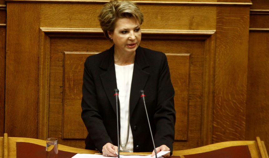 Όλγα Γεροβασίλη στη Βουλή: Το δικό σας κινητό, κύριοι Υπουργοί, παρακολουθείται;