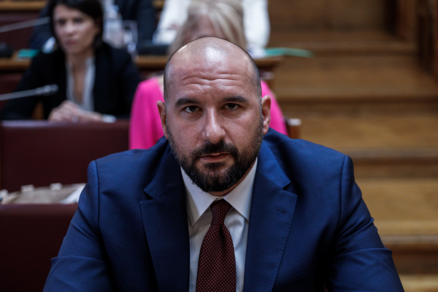 Δ. Τζανακόπουλος: Ο Πρωθυπουργός καλείται να απαντήσει για ποιο λόγο παρακολουθεί το μισό πολιτικό σύστημα