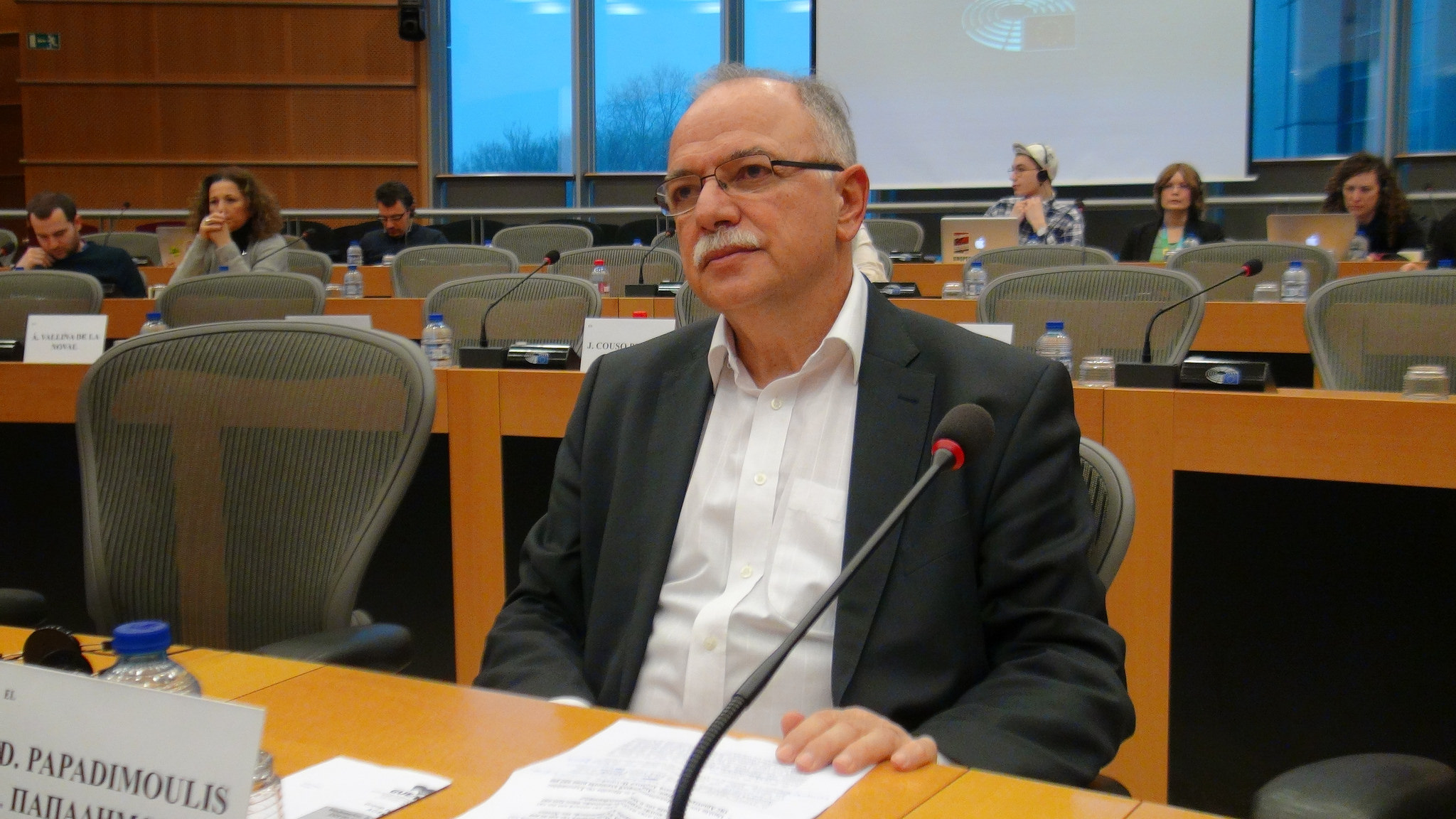 Δημ. Παπαδημούλης προς Μ. Ντράγκι: Ποιες οι τελευταίες εκτιμήσεις της ΕΚΤ, για την πορεία της ελληνικής οικονομίας, και την ολοκλήρωση της τρίτης αξιολόγησης;