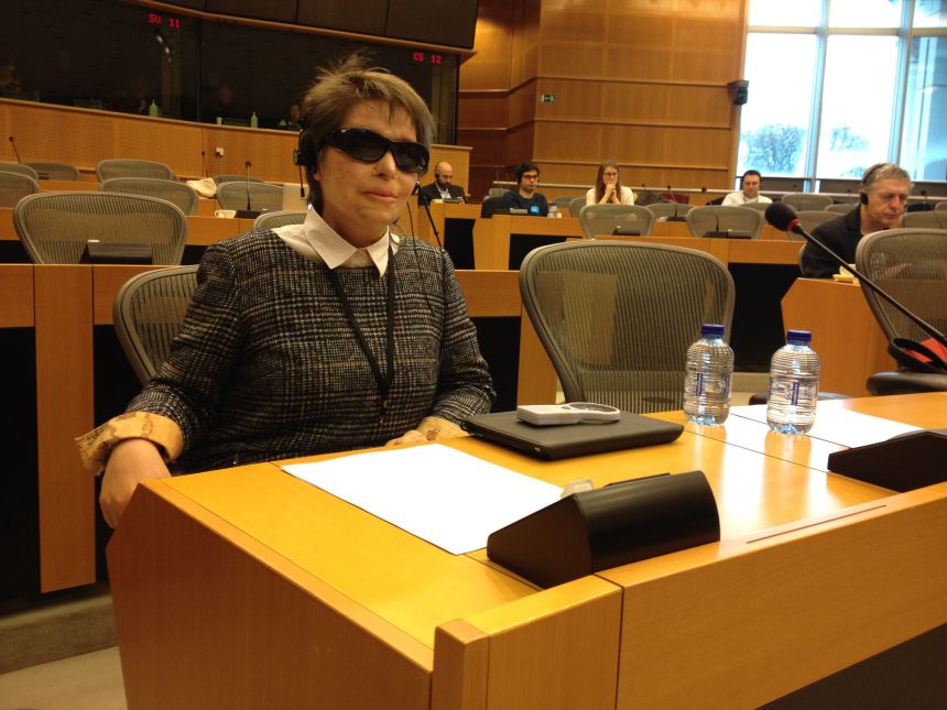 Η Κ. Κούνεβα με αφορμή την επίθεση που δέχθηκε η ευρωβουλευτής Σκα Κέλερ
